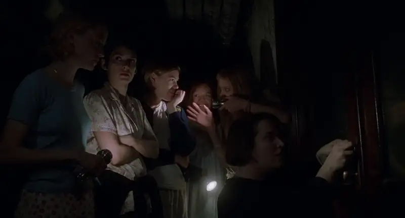 download girl, interrupted (1999) dual audio [hindi + english] bluray 480p [450mb] | 720p [1.2gb] | 1080p [2.7gb]