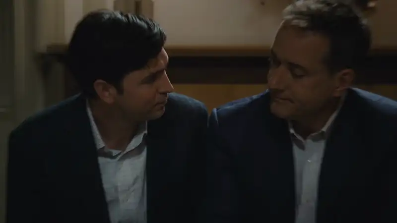 download succession (season 1 - 4) [s04e10 added] {english with subtitles} complete hbo series 720p [300mb] web-dl