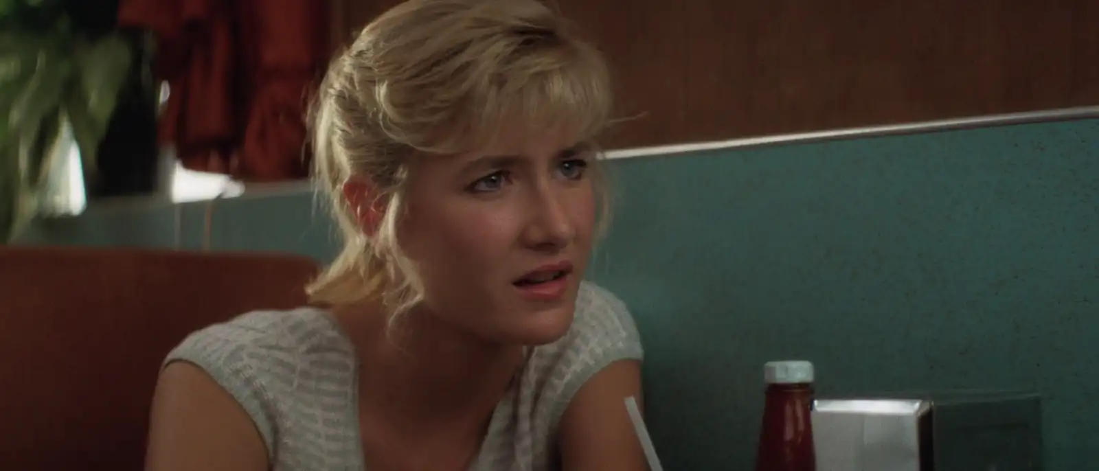 download blue velvet (1986) dual audio [hindi + english] web-dl 480p [400mb] | 720p [1.1gb] | 1080p [2.4gb]