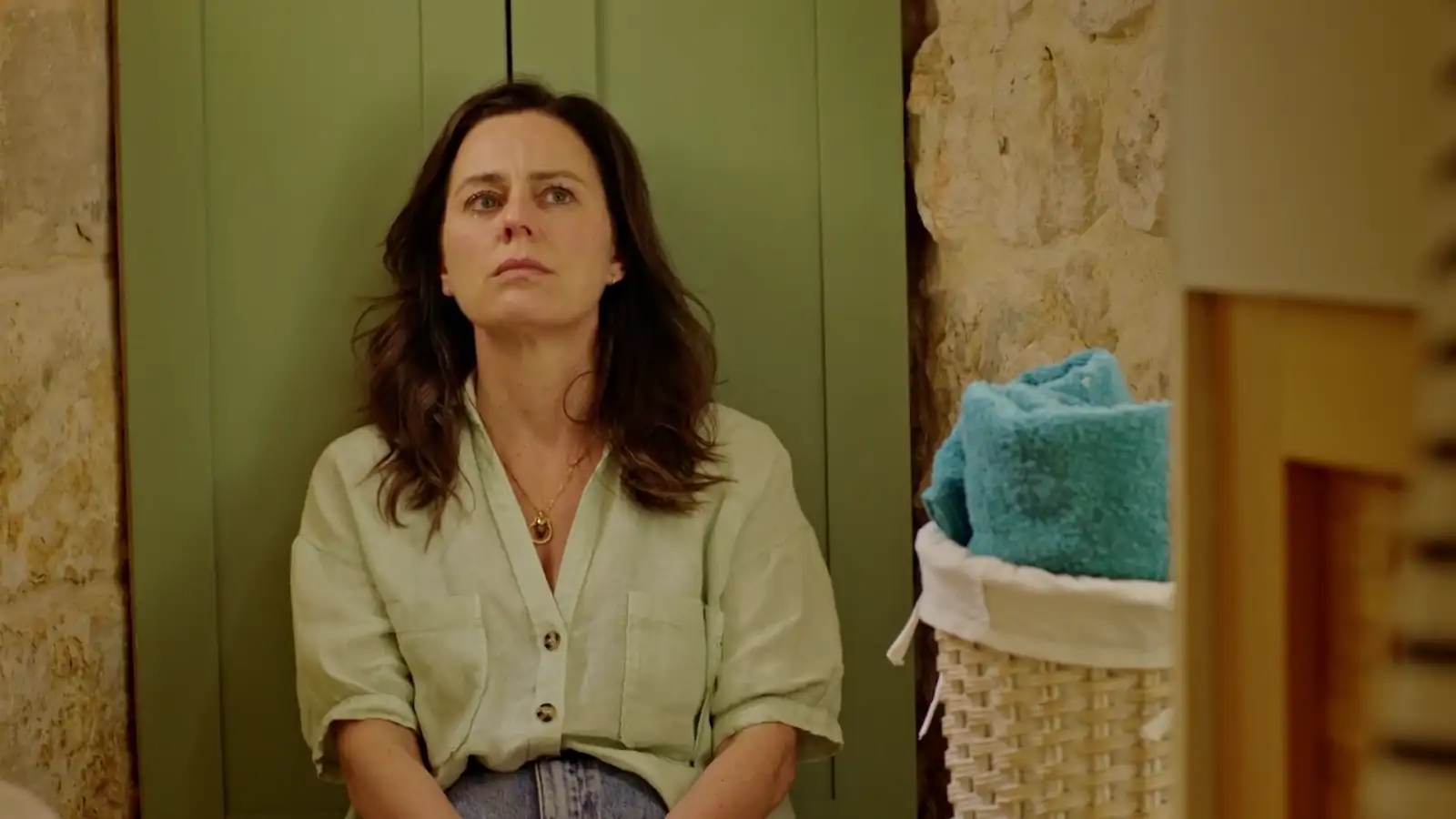 download the holiday (2021) season 1 complete dual-audio {hindi-english} 480p | 720p & 1080p web-dl