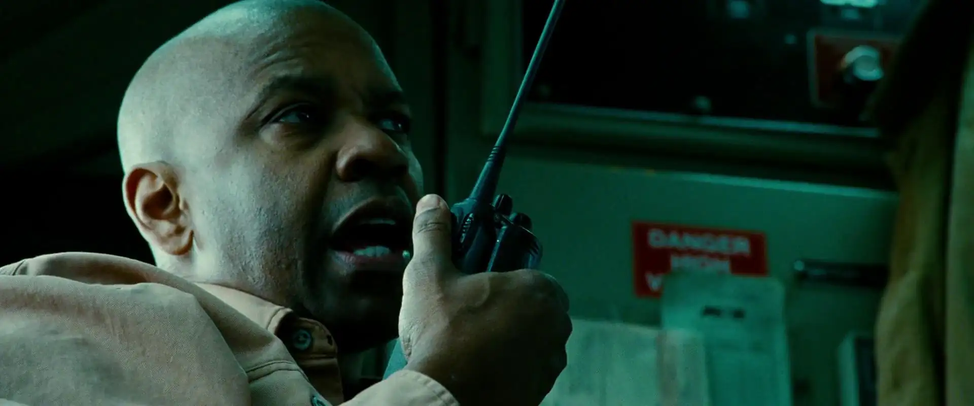 download unstoppable (2010) dual audio [hindi + english] bluray 480p [300mb] | 720p [850mb] | 1080p [2.5gb]