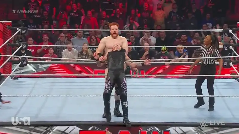 download wwe monday night raw - 21st november 2022 english full wwe show 480p [650mb] | 720p [1.2gb] hdrip