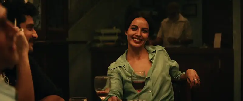 download shantaram (2022) season 1 dual audio {hindi-english} apple tv+ original web series 480p | 720p web-dl