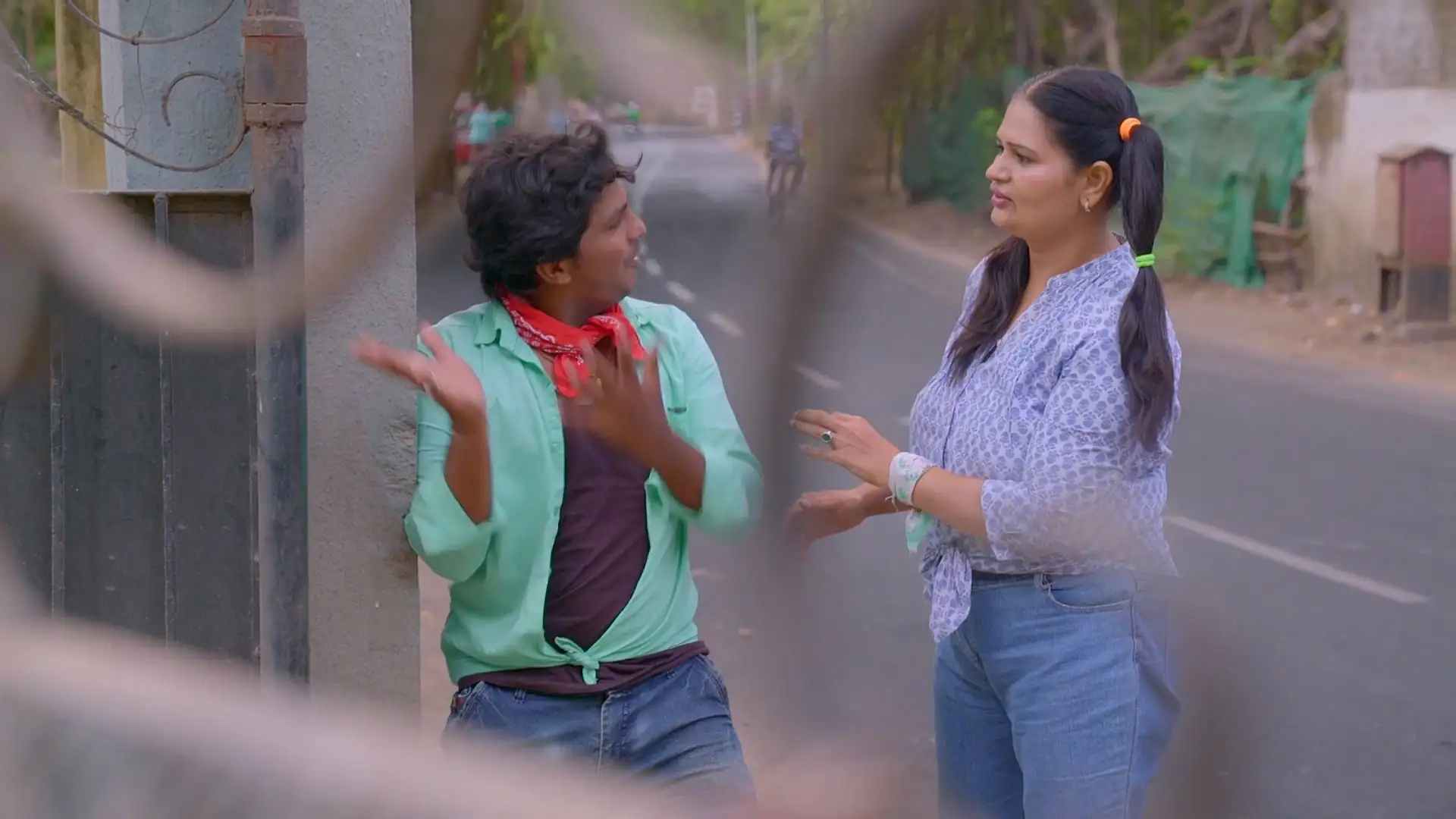 Download Sanam Hotline (2020) Season 1 Hindi Complete MX Player WEB Series 480p | 720p HDRip 4 screenshot 220320 sanam hotline 2020