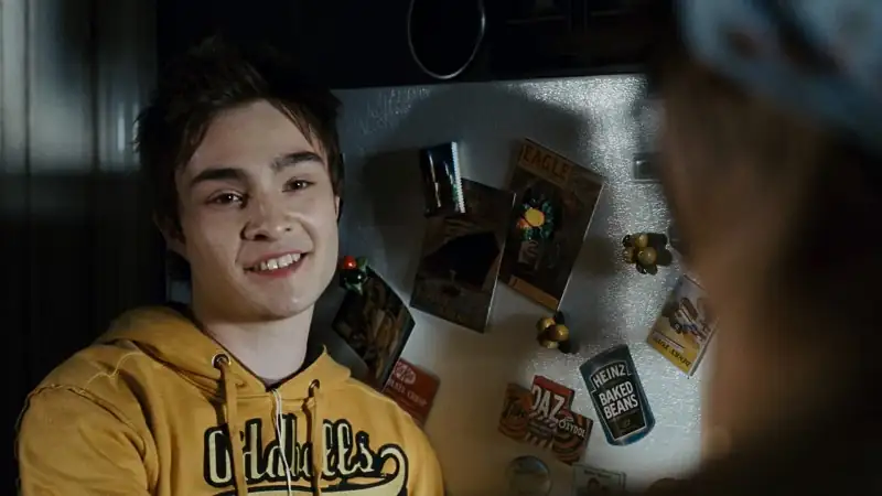 download 100 feet (2008) dual audio [hindi + english] bluray 480p [350mb] | 720p [1gb] | 1080p [1.7gb]