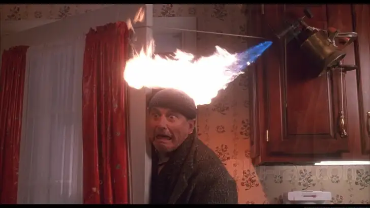 download home alone (1990) dual audio full movie {hindi-english} 480p [300mb] | 720p [1gb]