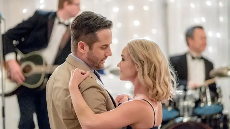 download love at first dance (2018) dual audio {hindi-english} 480p [320mb] | 720p [1.2gb] web-dl