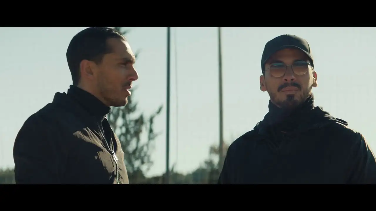 screenshot 2c8c88 blood coast season 1