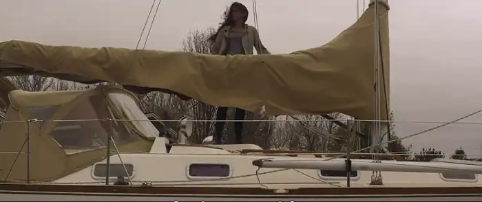 download red spring (2017) dual audio {hindi-english} 480p [350mb] | 720p [800mb]