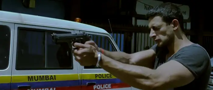 screenshot 30b893 yeh saali zindagi 2011