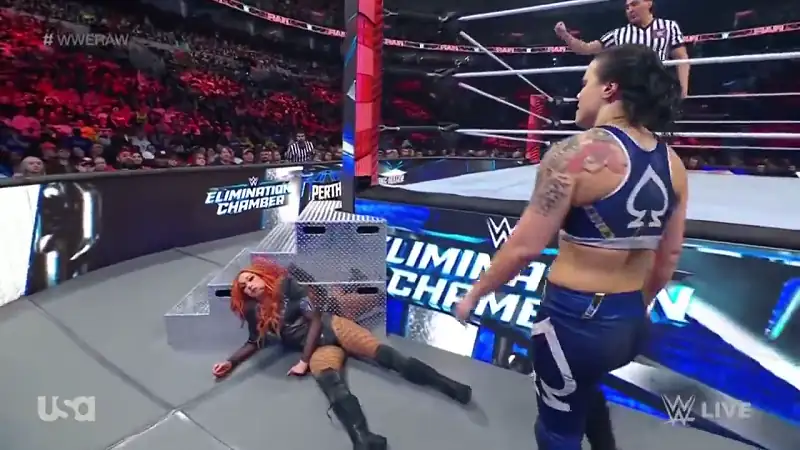 download wwe monday night raw - 5th february (2024) english full wwe show 480p [550mb] | 720p [1.4gb] hdrip