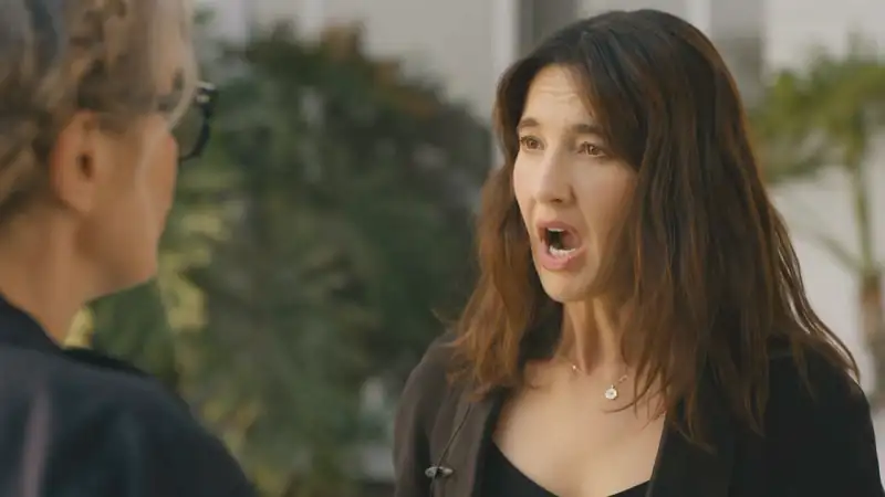 download on the verge (season 1) dual audio [hindi-english] complete netflix web series 480p [80mb] | 720p [190mb]