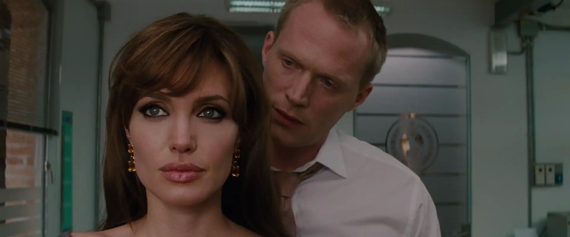 download the tourist (2010) dual audio {hindi-english} 480p [300mb] | 720p [1gb] | 1080p [3gb]