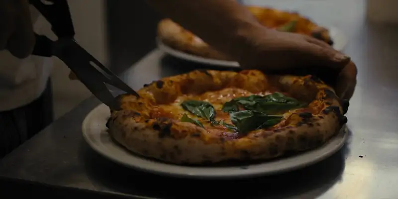 download chefs table: pizza (2022) season 1 dual audio {hindi-english} 480p | 720p web-dl