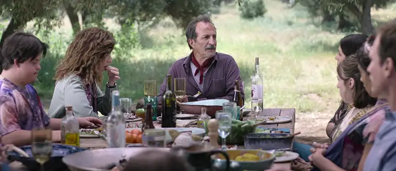 download familia (2023) nf web-dl multi audio {hindi-english-spanish} 480p [400mb] | 720p [1gb] | 1080p [2.5gb]