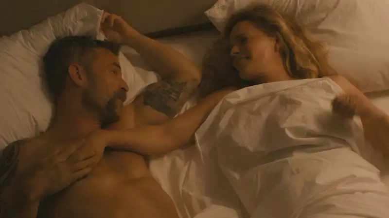 download on the verge (season 1) dual audio [hindi-english] complete netflix web series 480p [80mb] | 720p [190mb]