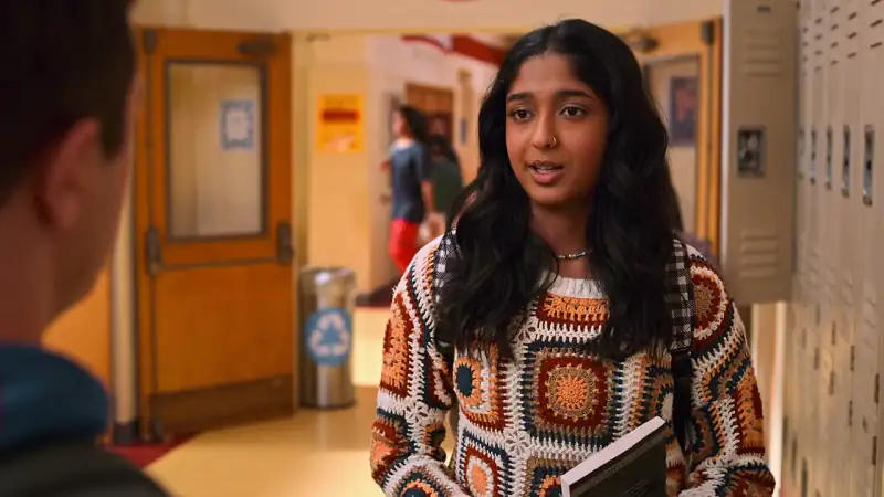 download never have i ever - netflix original web series (2022) season 3 dual audio {hindi-english} 720p hevc [250mb] web-dl