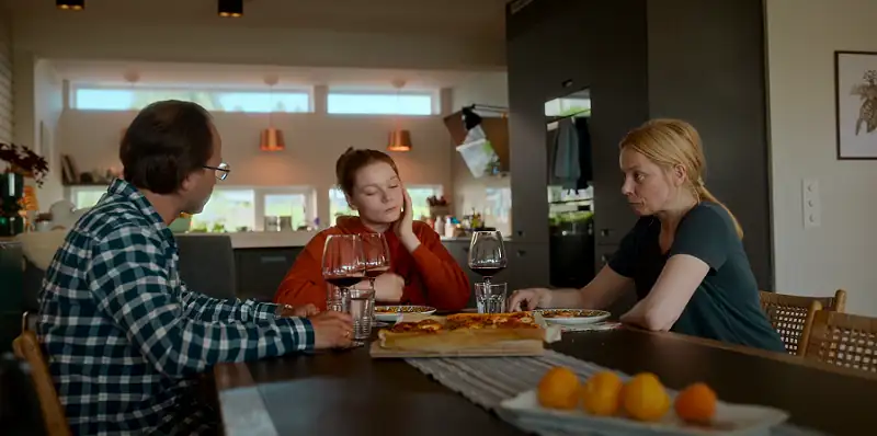 download royalteen - netflix original (2022) dual audio {hindi-english} 480p [500mb] | 720p [1.2gb] | 1080p [3gb]