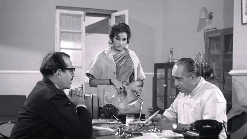 screenshot 771f11 woh kaun thi 1964