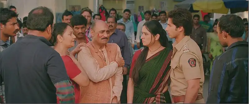 screenshot 915c64 phata poster nikhla hero 2013