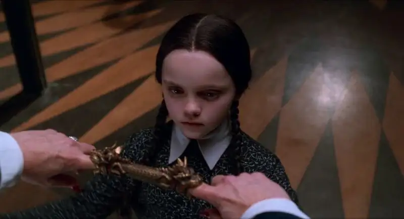 download the addams family (1991) bluray dual audio {hindi-english} extended 480p [490mb] | 720p [1.1gb] | 1080p [2gb]