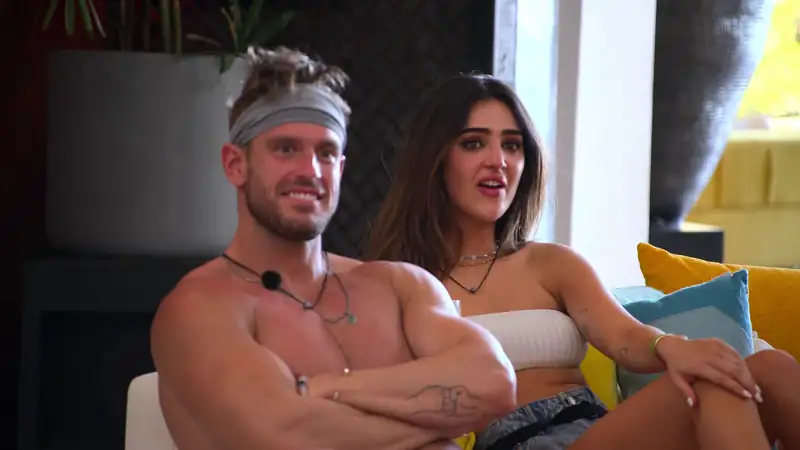 download perfect match (2023) season 1 dual audio {hindi-english} netflix web series 480p | 720p web-dl