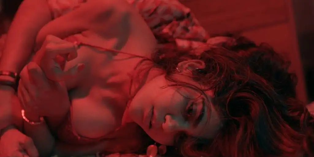 screenshot b2e965 she season 1