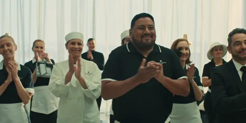 download loot (2022) season 1 [s01e10 added] apple tv+ original 720p hevc [150mb] web-dl