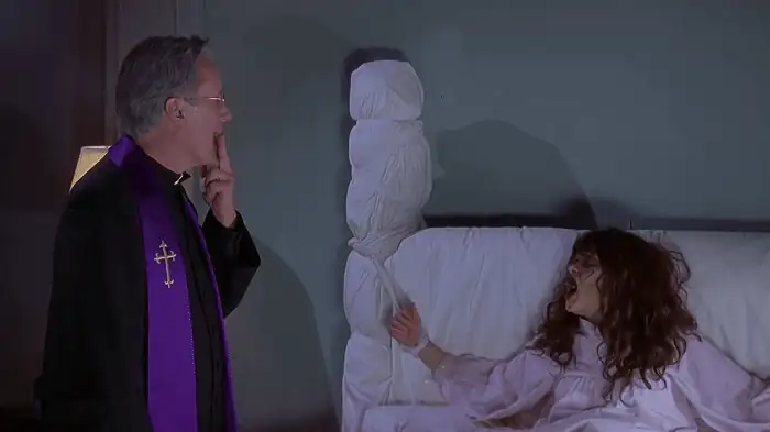 download [18+] scary movie 2 (2001) dual audio {hindi-english} 480p [300mb] | 720p [700mb] | 1080p [1.7gb]