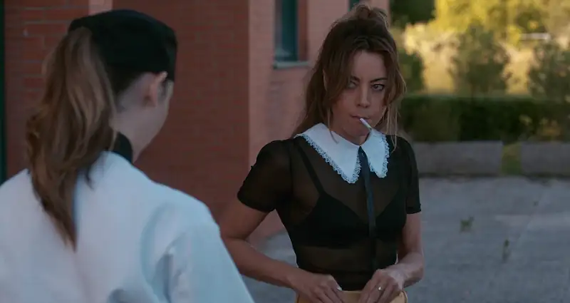 download spin me round (2022) bluray dual audio {hindi-english} 480p [400mb] | 720p [1.4gb] | 1080p [5gb]