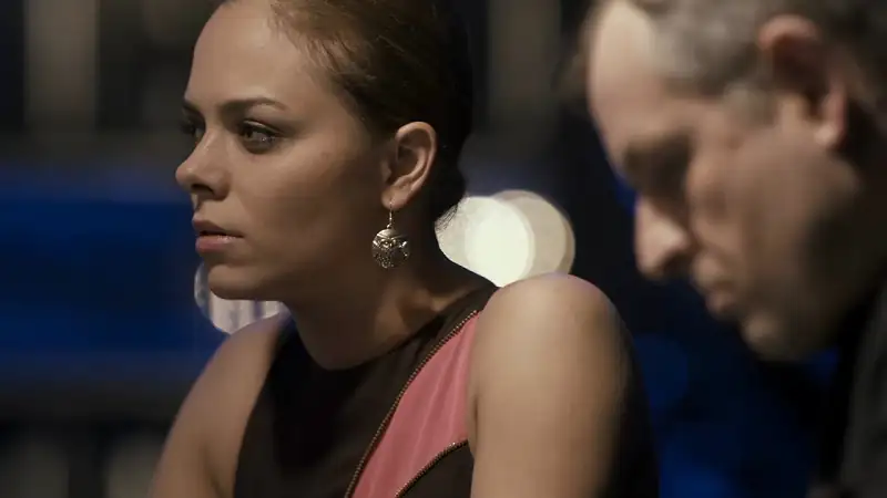 download undercover (2014) season 4 hindi dubbed complete mx web series 480p | 720p web-dl