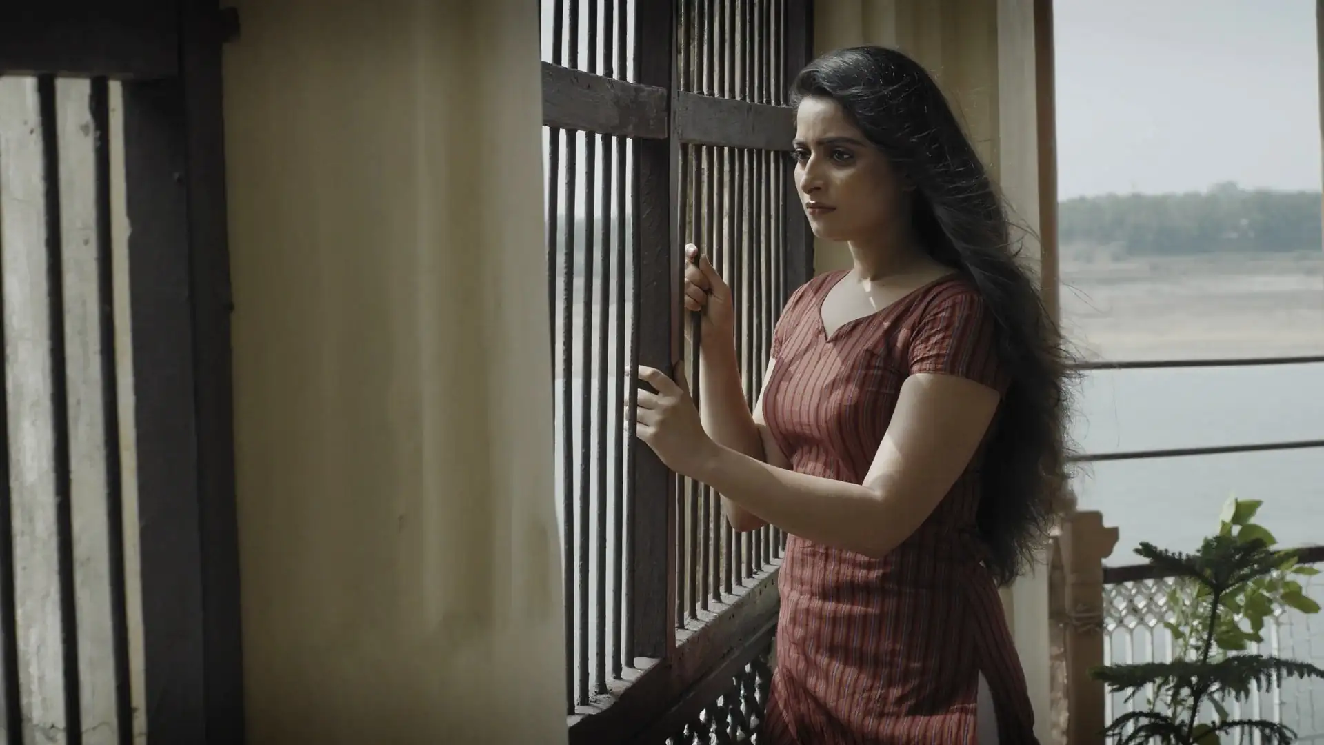 download madhuri talkies (2020) season 1 hindi complete mx originals web series 480p | 720p hdrip war movie scene 1