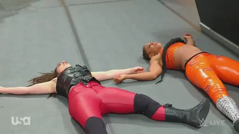 download wwe monday night raw - 31st october 2022 english full wwe show 480p [600mb] | 720p [1.2gb] hdrip