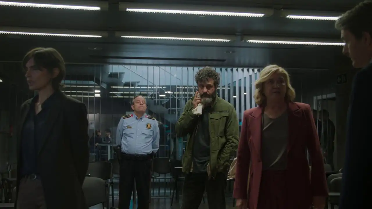 screenshot f165a8 city of shadows 2025