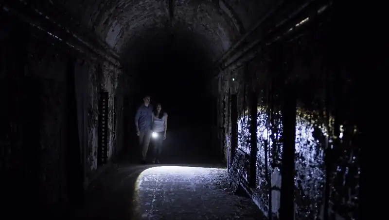 download against the night (2017) bluray dual audio {hindi-english} 480p [300mb] | 720p [750mb] | 1080p [1.8gb]